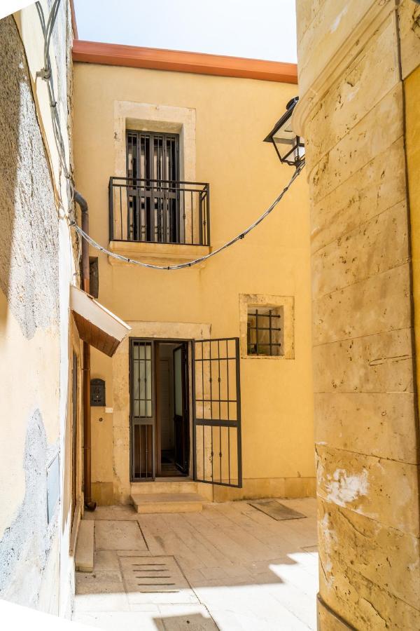 Casa Talete Cozy Apartment In Ortigia - First Floor Siraküza Dış mekan fotoğraf